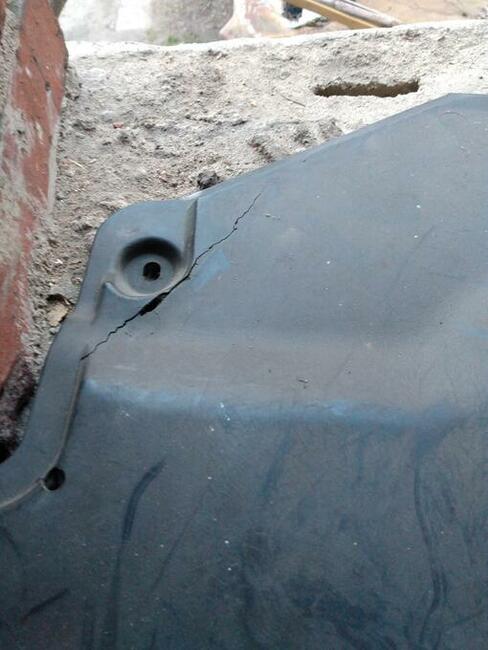 Audi A4 VW passat osłona dolna skrzyni biegów