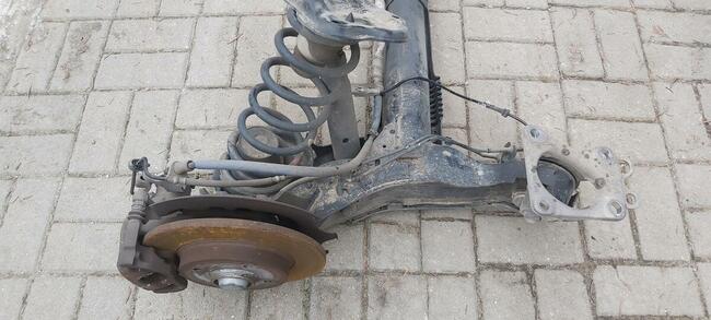 Peugeot 5008 I belka oś tylna kompletna