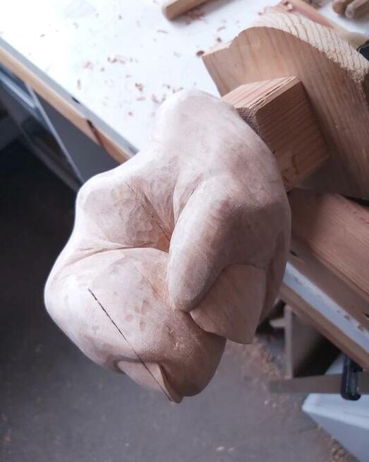 Rzeźba w drewnie ,,Sen, w którym chwytam,,