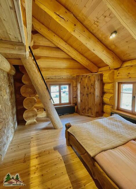 nowy, całoroczny i wyjątkowy dom w górach, z bali cedrowych.