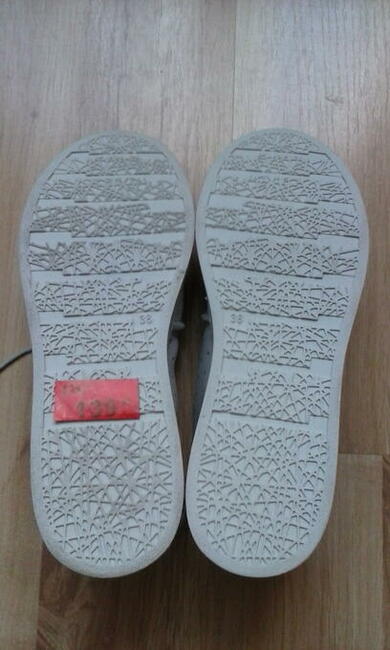 Półbuty skórzane firmy Lasocki rozmiar 38 kolor jasnoszary