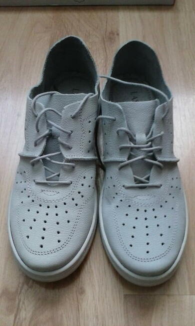 Półbuty skórzane firmy Lasocki rozmiar 38 kolor jasnoszary