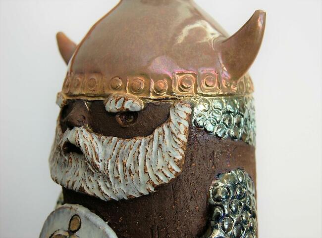 Wiking, ozdobna butelka ceramiczna Marga Bourelius, Szwecja