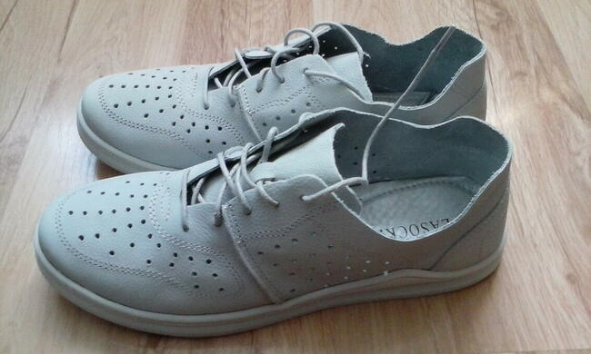 Półbuty skórzane firmy Lasocki rozmiar 38 kolor jasnoszary