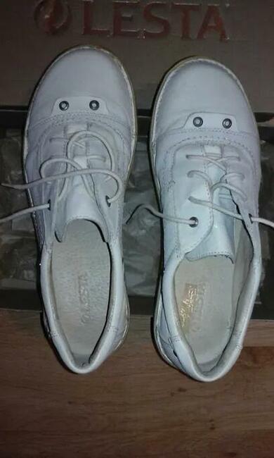 Półbuty skórzane firmy Lesta rozmiar 37 kolor białobeżowy
