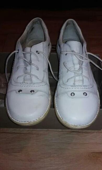 Półbuty skórzane firmy Lesta rozmiar 37 kolor białobeżowy