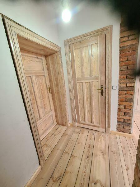 Cyklinowanie podłogi z desek sosnowych