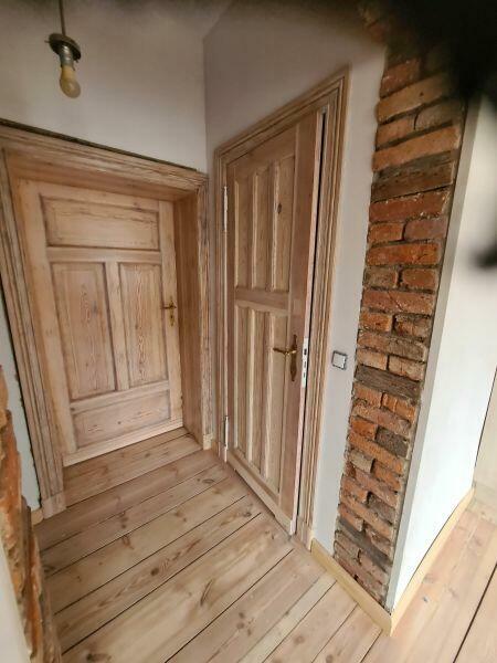 Cyklinowanie podłogi z desek sosnowych