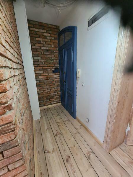 Cyklinowanie podłogi z desek sosnowych