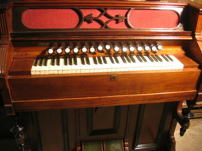 MEBLE NA ZAMOWIENIE RENOWACJE