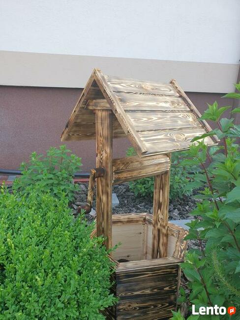 studnia kwietnik ogrodowy