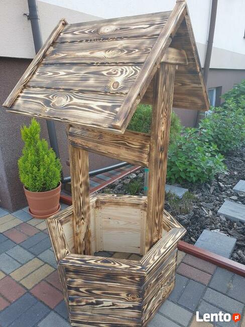 studnia kwietnik ogrodowy