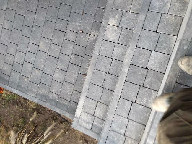 Układanie kostki brukowej