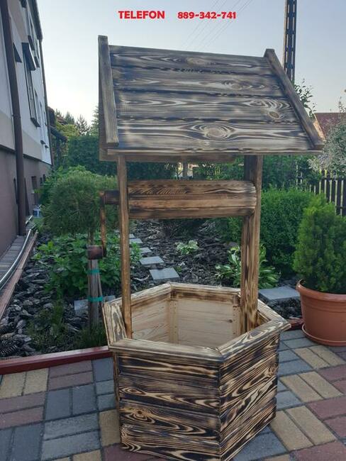 studnia kwietnik ogrodowy