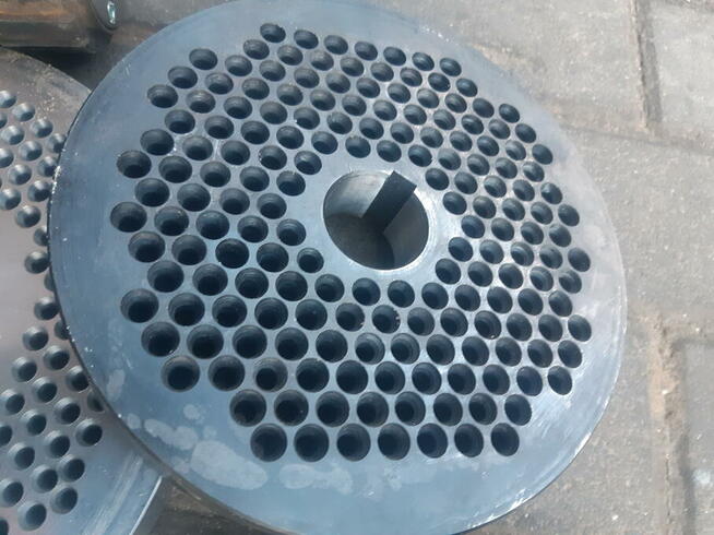 Pelleciarki ,matrycę, rolki.