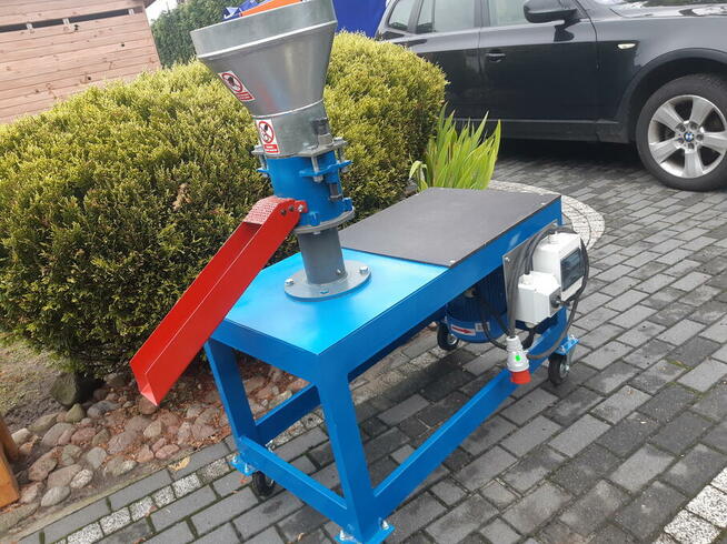 Pelleciarki ,matrycę, rolki.