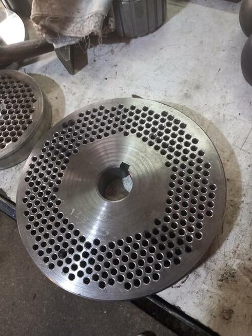 Pelleciarki ,matrycę, rolki.