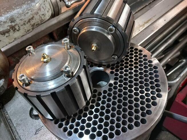 Pelleciarki ,matrycę, rolki.