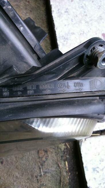 Mercedes CLS w 219 - Reflektory przód