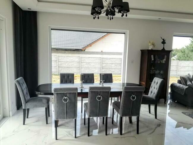 Krzesła tapicerowane pikowane typu ludwik Producent