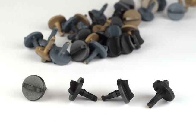 2x Klips kołek spinka zatrzask pokrywy foteli Viano Vito 639