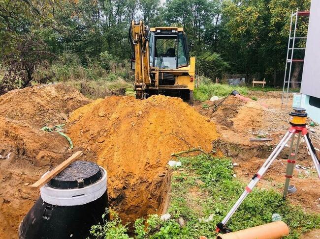 Wynajem koparko-ładowarki/Roboty ziemne/Usługi budowlane