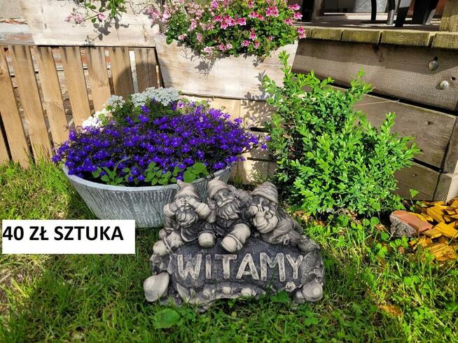 figurki ogrodowe skrzat krasnal