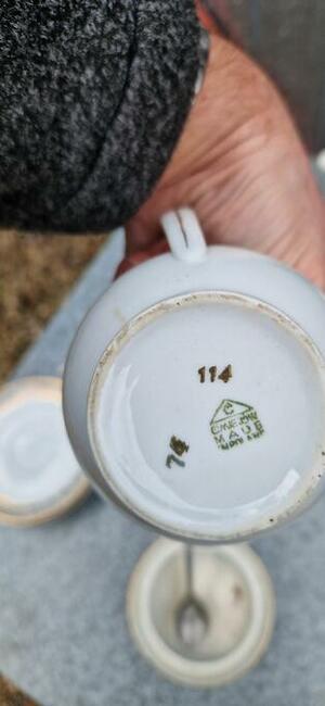 Serwis filiżanek ćmielów