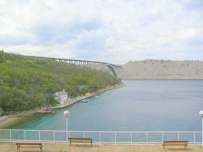 Chorwacja Kvarner POKOJE 30 m od morza HB bufety WINO PIWO!!