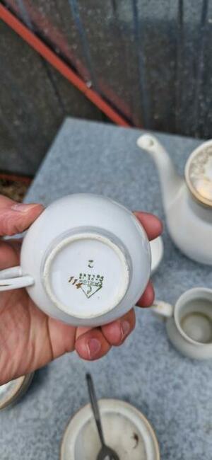 Serwis filiżanek ćmielów