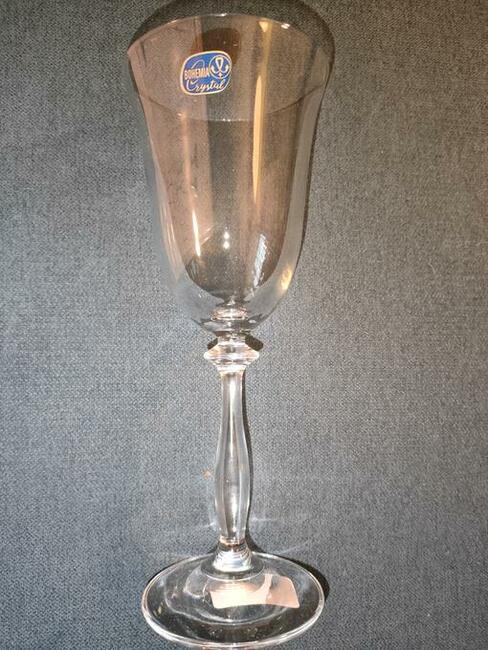 Kieliszki do wina 6 sztuk 250 ml. -NOWE !!!