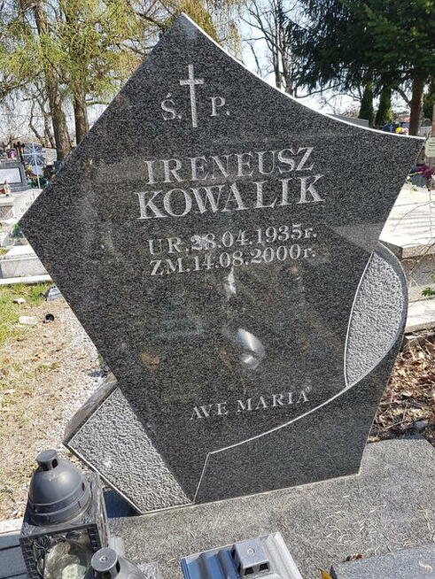 LITERNICTWO NAGROBNE - dopisywanie liter, kucie, grawery