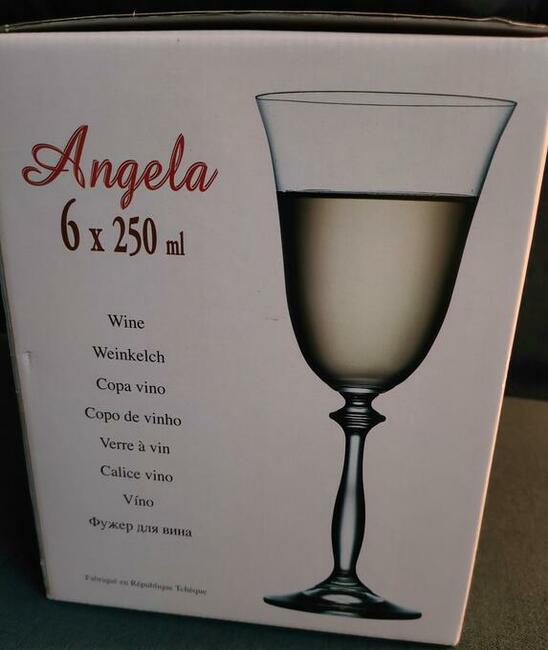 Kieliszki do wina 6 sztuk 250 ml. -NOWE !!!