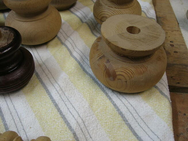 nogi drewniane do mebli lite drewno nowe.i wg.wzoru.