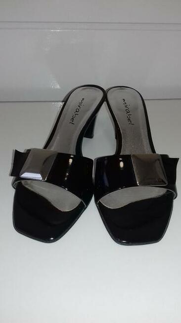 Buty damskie – skórzane klapki, czarne „Mirabel”