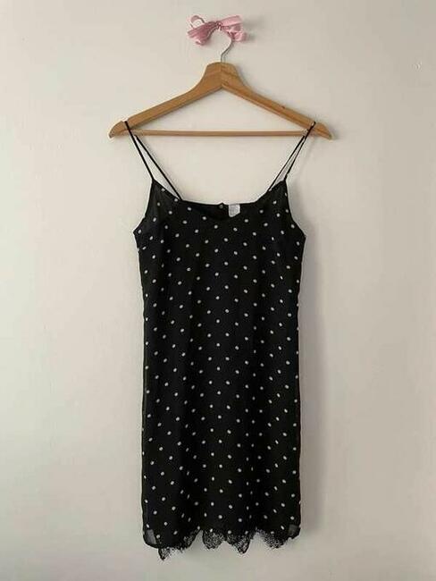 Mała czarna bieliźniana sukienka na ramiaczkach kropki hm 32