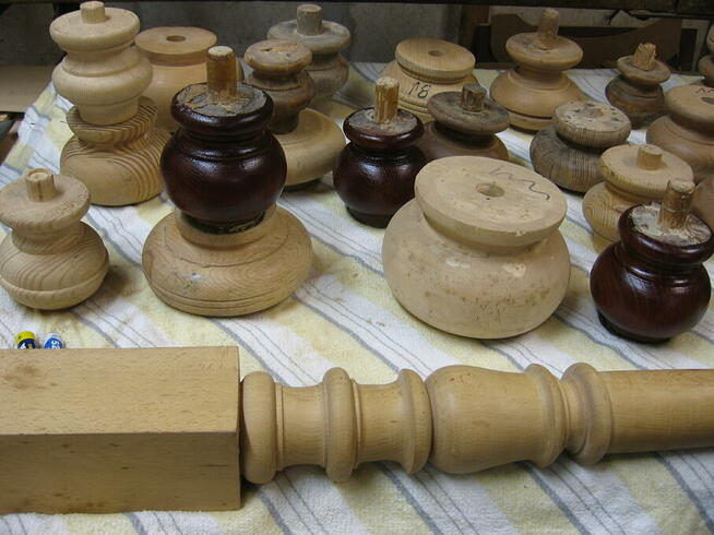 nogi drewniane do mebli lite drewno nowe.i wg.wzoru.