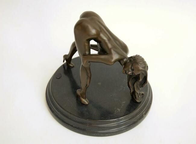 Naga kobieta akt erotyk rzeźba brąz Mavchi Francja vintage