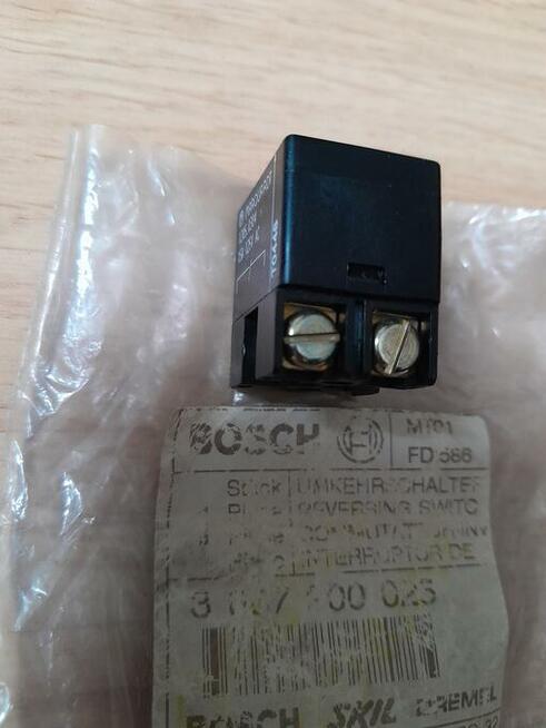 Przełącznik BOSCH do GBM 16-2RE , GDS 24 , GDS 30 nowy