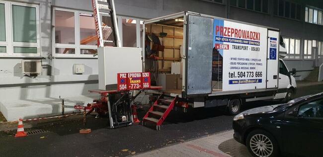 Profesjonalna zewnętrzna winda meblowa kobieltrans Paus whm.