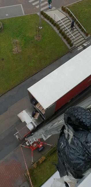 Profesjonalna zewnętrzna winda meblowa kobieltrans Paus whm.