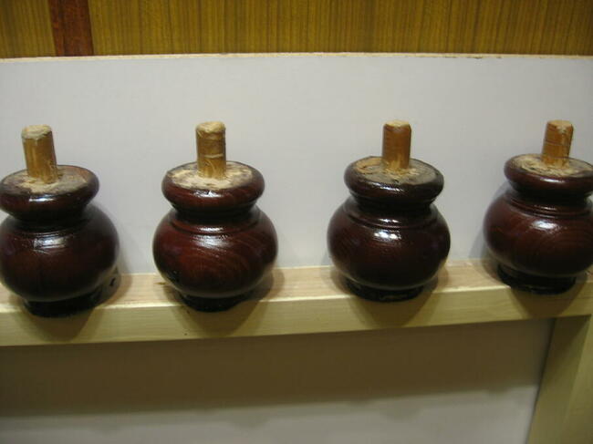 nogi drewniane do mebli lite drewno nowe.i wg.wzoru.