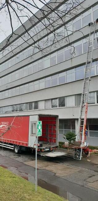 Profesjonalna zewnętrzna winda meblowa kobieltrans Paus whm.