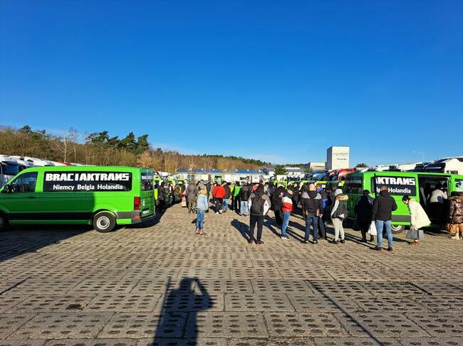 BRACIAKTRANS Przewóz osób bus Niemcy Belgia Holandia Polska