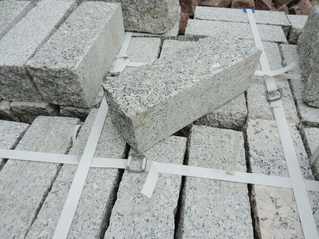 Palisada Granitowa Opornik Kamień Murowy Grys Granitowy Kora