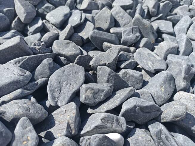 Kamień czarny Nero Ebano do ogrodu Antracyt Bazalt Grafit