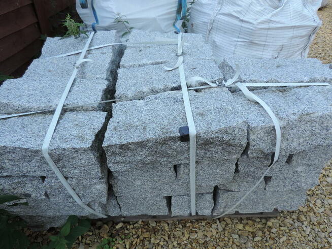 Palisada Granitowa Opornik Kamień Murowy Grys Granitowy Kora