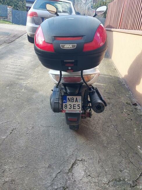 Niezawodny garażowany, ekonomiczny, skuter Kymko 500