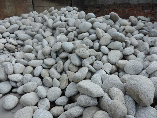 Kamień Otoczak Granitowy szary do ogrodu kamień