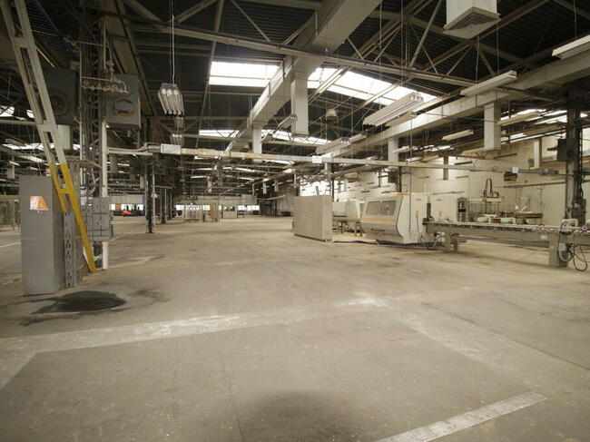 Zakład Produkcyjny , Hale, Magazyny